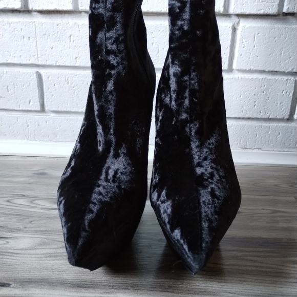 Jeffrey Campbell Shego Black Crushed Velvet Knee High Platform Boots size 6 - Picture 4 of 8
